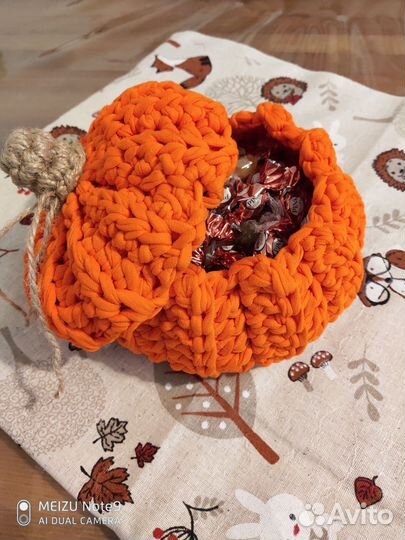 Вязаные корзинки ручной работы