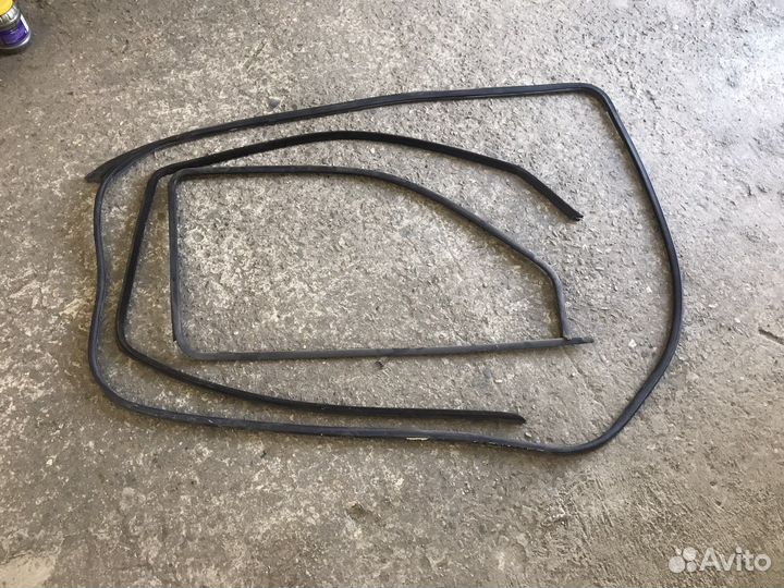 Уплотнитель двери Freelander 1