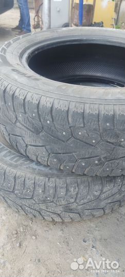Yokohama Ice Guard Stud IG55 215/60 R16