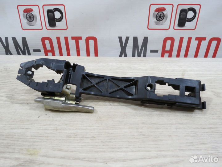 Кронштейн ручки задний левый Nissan Almera g15