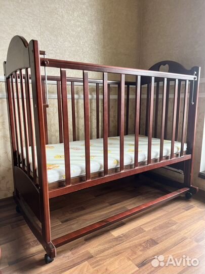 Детская кроватка