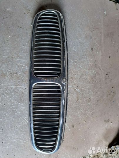 Решётка радиатора на Ягуар x-type