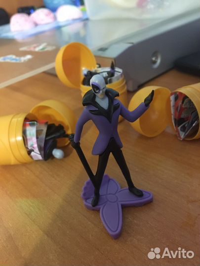 Бражник киндер игрушки из коллекции леди бак