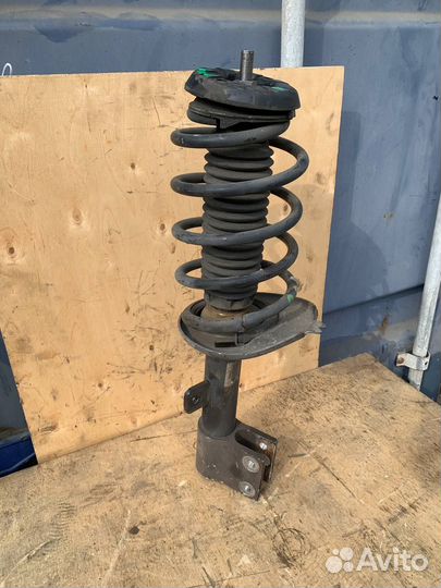 Амортизатор стойка передняя правая Peugeot 3008