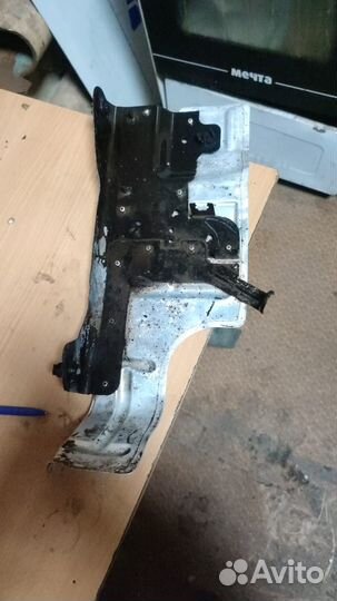 Экран теплозащитный (термоэкран) 1612310080