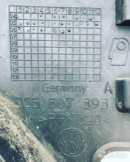 Кронштейн заднего бампера левый Passat B6