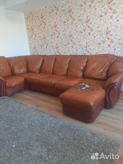 Диван угловой кожанный