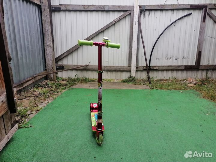 Детский самокат Magic scooter