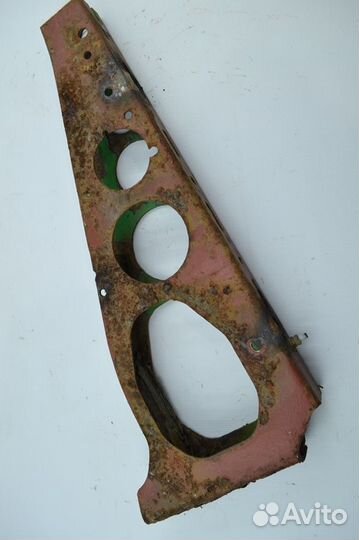 Кронштейн заднего фонаря, правый volvo FH (01.05)