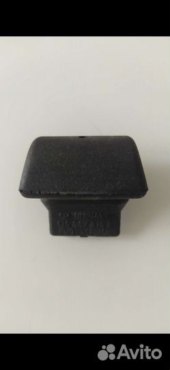 Отбойник (упор) крышки багажника VAG 1J6867815A