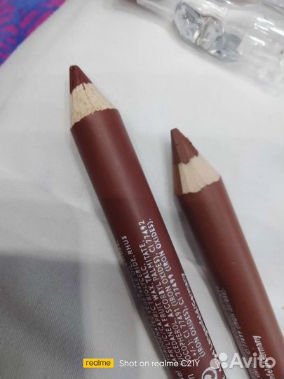 Карандаш для губ,кольцо