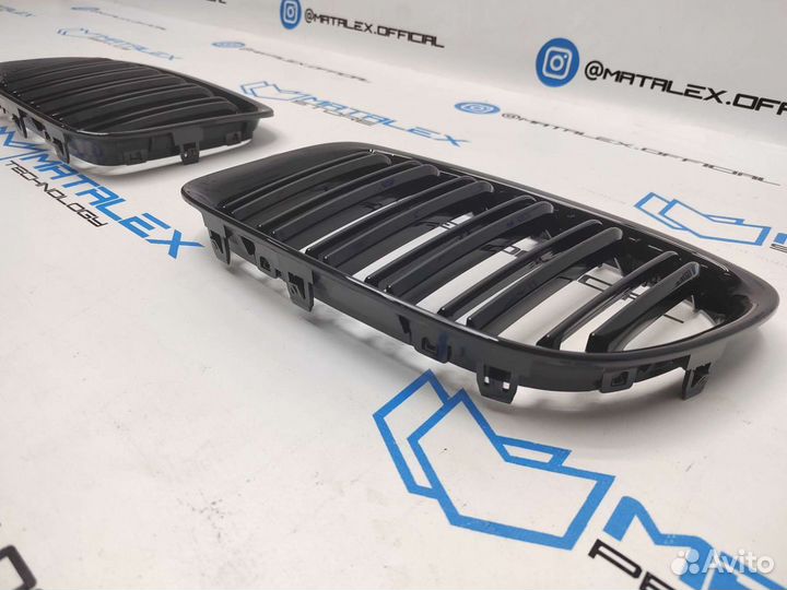 BMW E84 решетка М стиль чёрный глянец