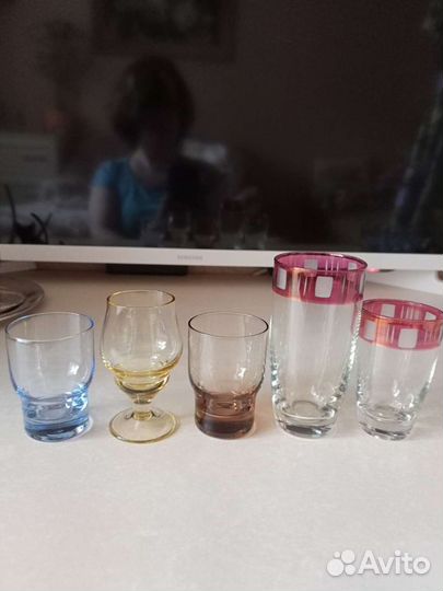 Рюмки, стопки цветное стекло