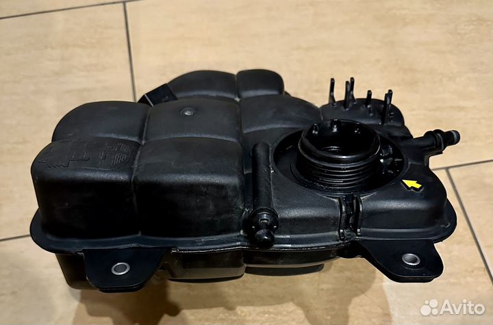Бачок расширительный BMW M5 F90 M8 F91 F92 F93Ну