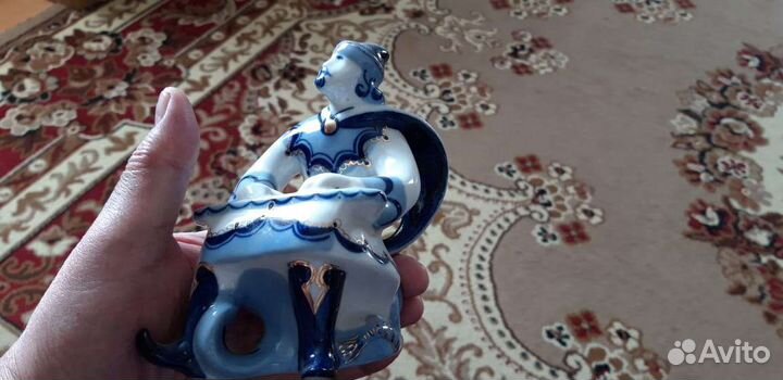 Статуэтки из фарфора и бюсты