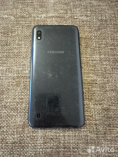 Samsung Galaxy A10, 2/32 ГБ