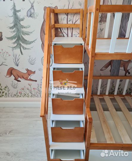 Двухъярусная кровать