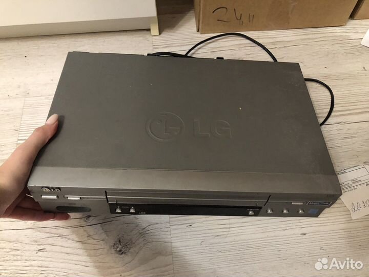 Видеомагнитофон