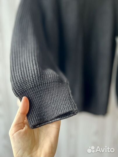 Свитер женский с горлом черного цвета 42-44