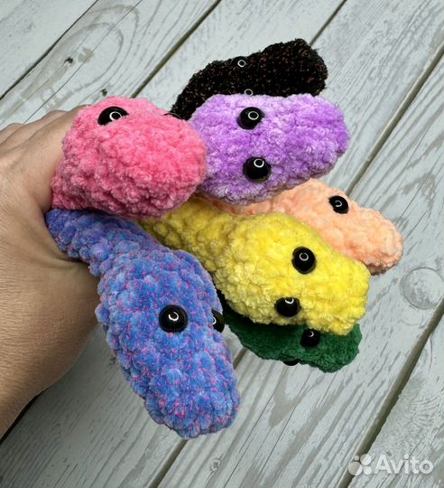 Змейки вязаные плюшевые (символ 2025 )