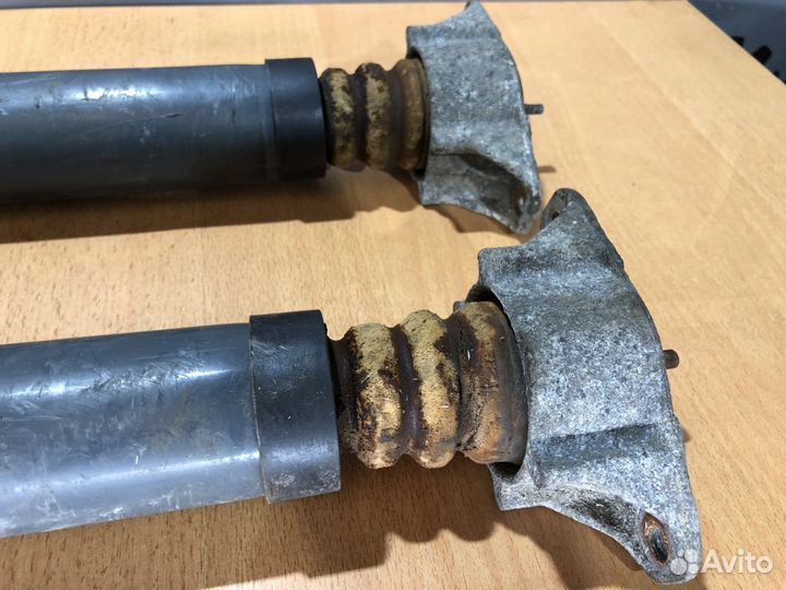 Амортизаторы задние Форд Фокус 2