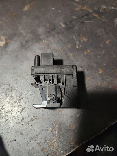 Кнопка ручника Audi А4 A5 8К1927225В