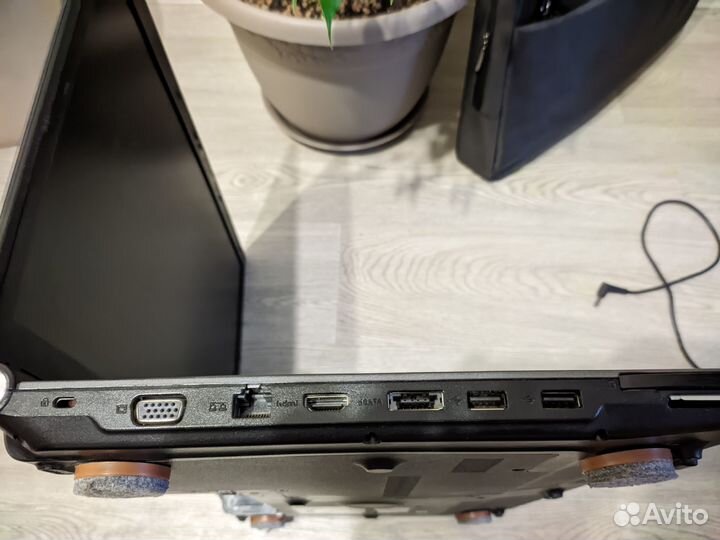 Ноутбук DNS FullHD 18.4 Core i5 Ram 8гб 1гб видео