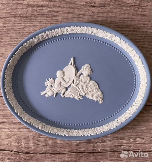 Винтаж Wedgwood jasper: панно и тарелки