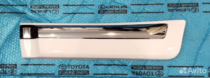 Молдинг задней двери Lc 200 левый белый