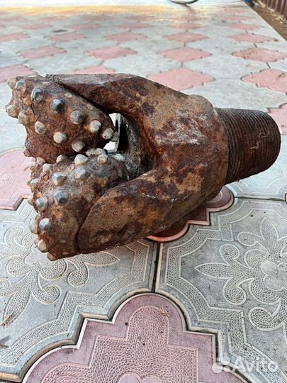 Буровое долото шарошечное