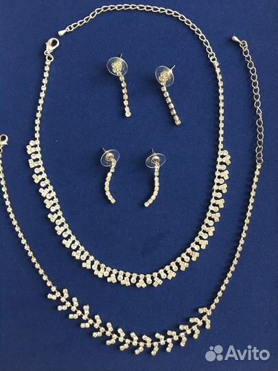 Бижутерия (колье и серьги)