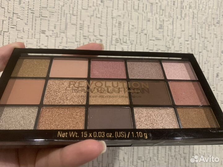 Тени для век revolution