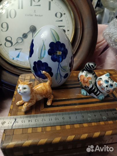 Статуэтки фарфоровые кошек