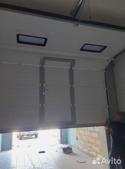 Секционные ворота под ключ