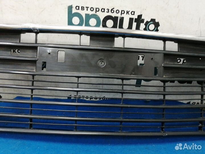 Решетка переднего бампера 53112-33160 Toyota Camry