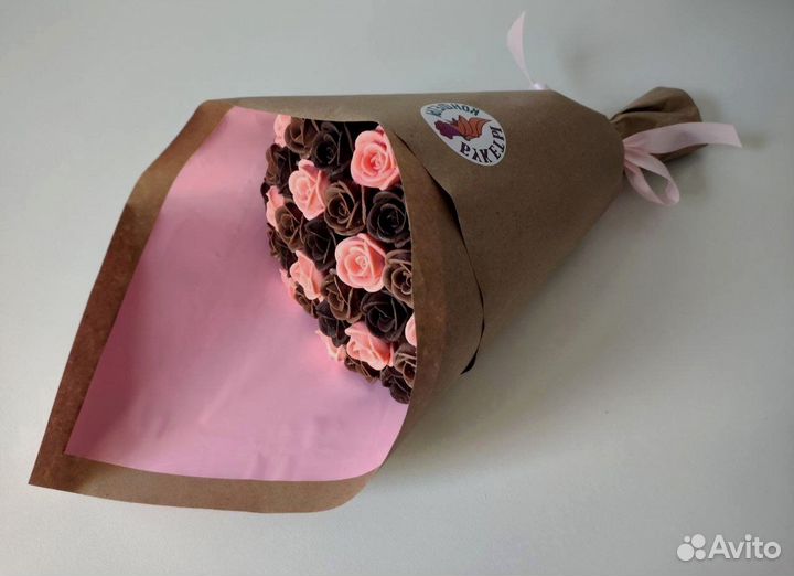 Букет - 29 Роз из Трёх Видов Шоколада