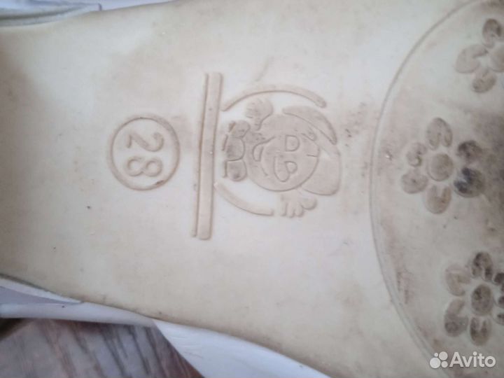 Туфли нарядные для девочки (р.28),чешки р.16,5см;