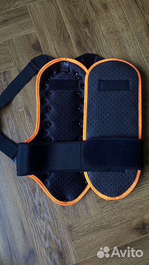 Защита на спину горнолыжная