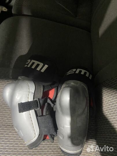 Продам хоккейную эккипировку