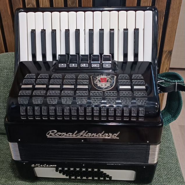 Аккордеон Royal standard meteor 1/2
