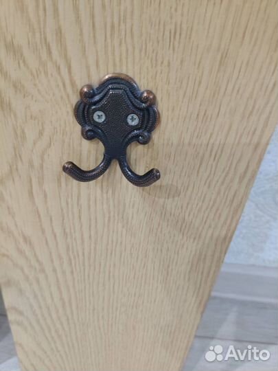 Вешалка настенная в прихожую или на дачу