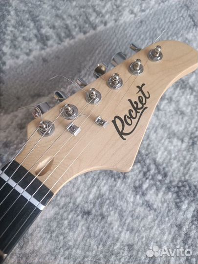 Электрогитара Stratocaster Rocket