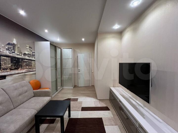 2-к. квартира, 65 м², 10/17 эт.