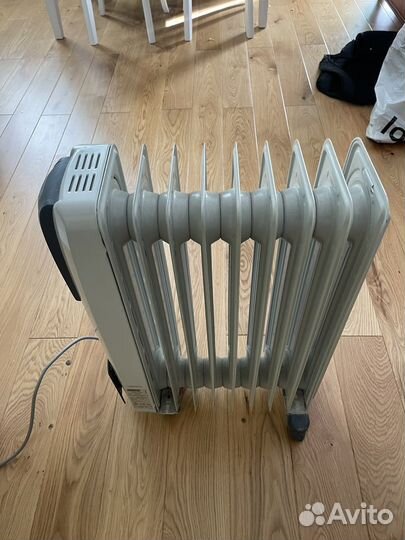 Масляный радиатор Delonghi