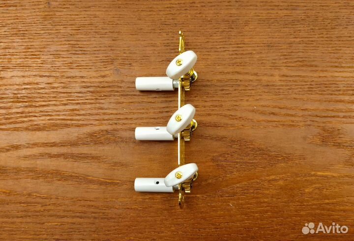 Колковый механизм на планке на классическую гитару