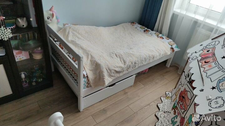 Кровать для детей с ящиком