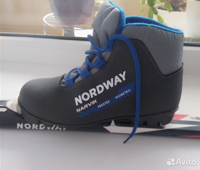 Детские лыжи 130 см. с ботинками 36 размер