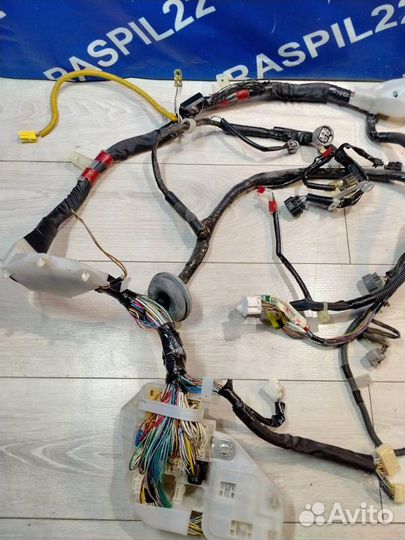 Электропроводка (коса под торпедо) Toyota Mark Ii