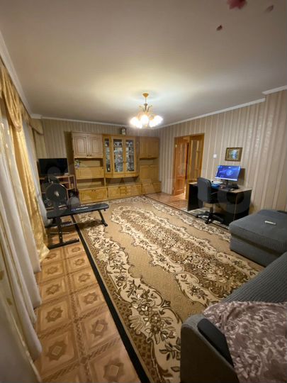 2-к. квартира, 74 м², 1/10 эт.