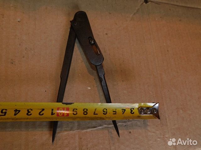 Старинный, столярный, кованный циркуль ри